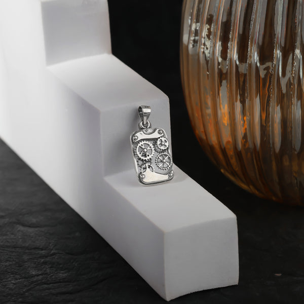 Clockwork Resolve Pendant