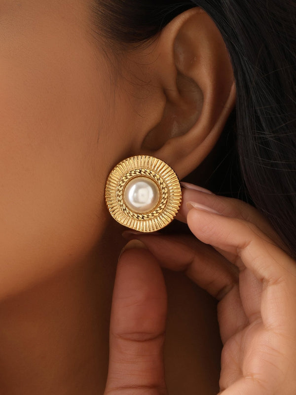 Lily Round Pearl Studs