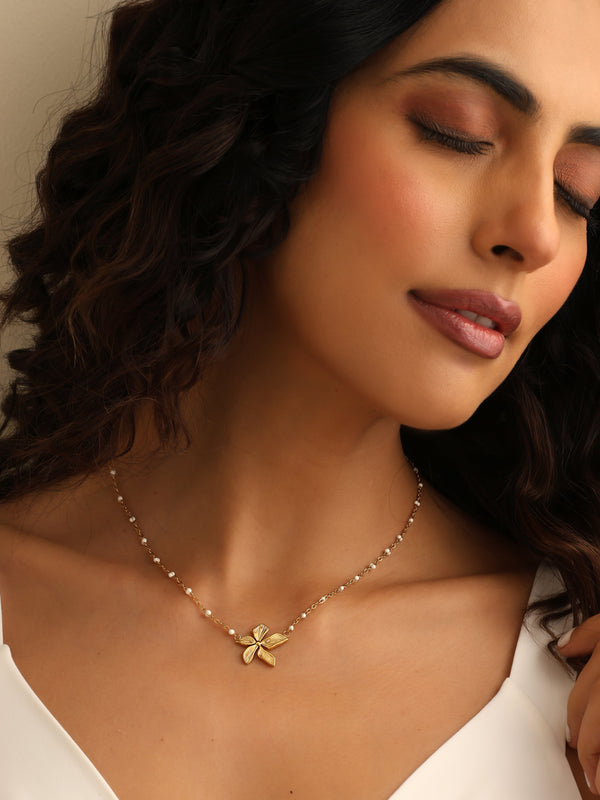 English Daisy Necklace