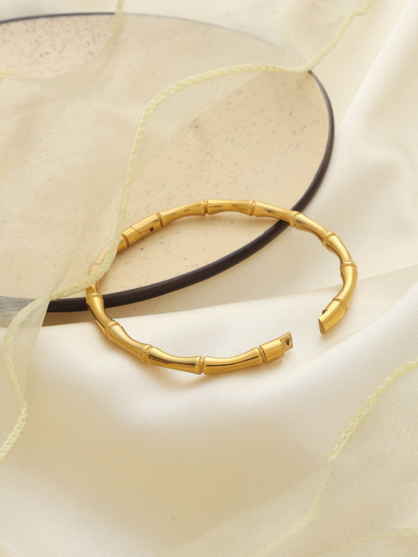 Eleanor Gold Bangle