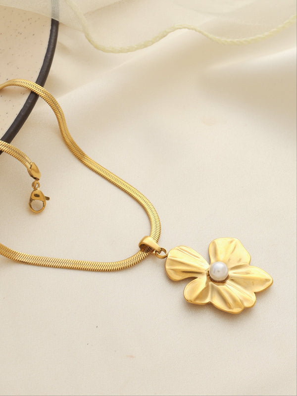 Waterproof Daisy Necklace
