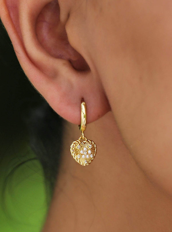 Adorable Pearl Heart Drop Earrings