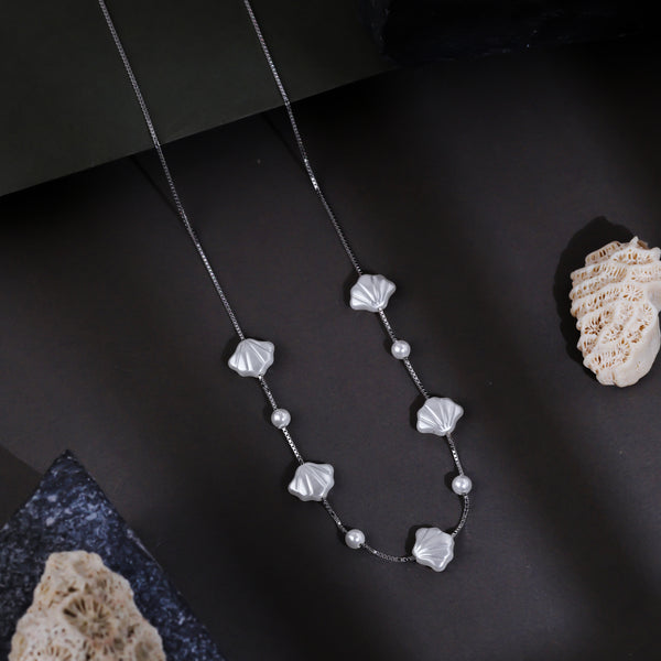 SHELL & PEARL ELEGANCE NECKLACE